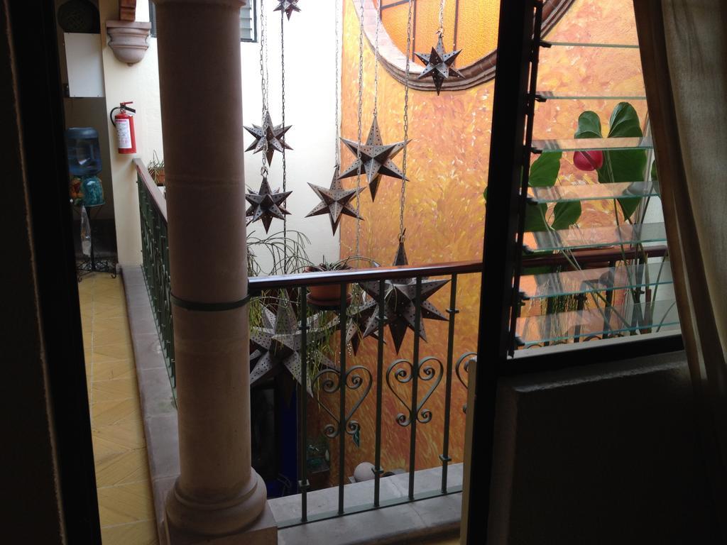 מורליה Hostal Casa Castillo מראה חיצוני תמונה