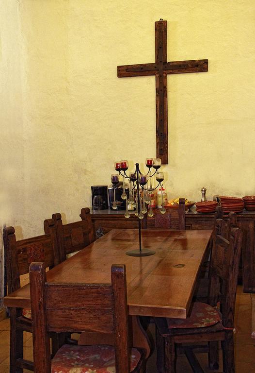 מורליה Hostal Casa Castillo מראה חיצוני תמונה