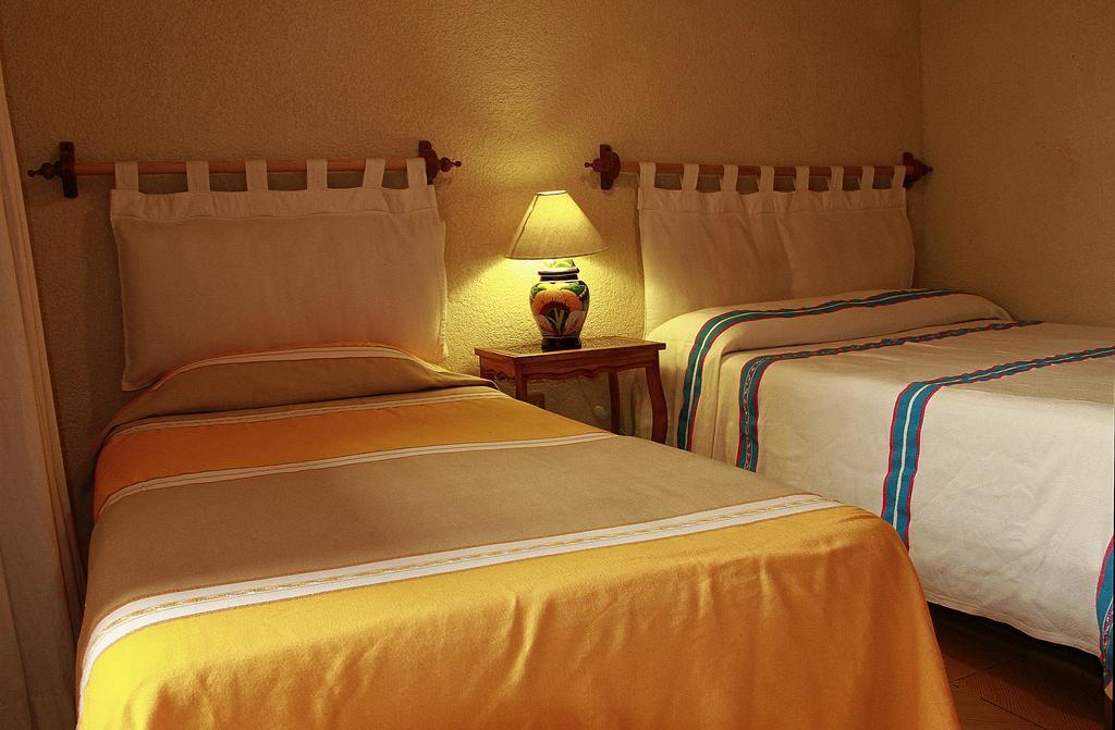מורליה Hostal Casa Castillo מראה חיצוני תמונה