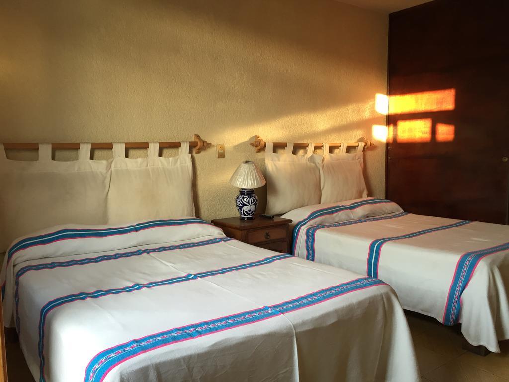 מורליה Hostal Casa Castillo חדר תמונה