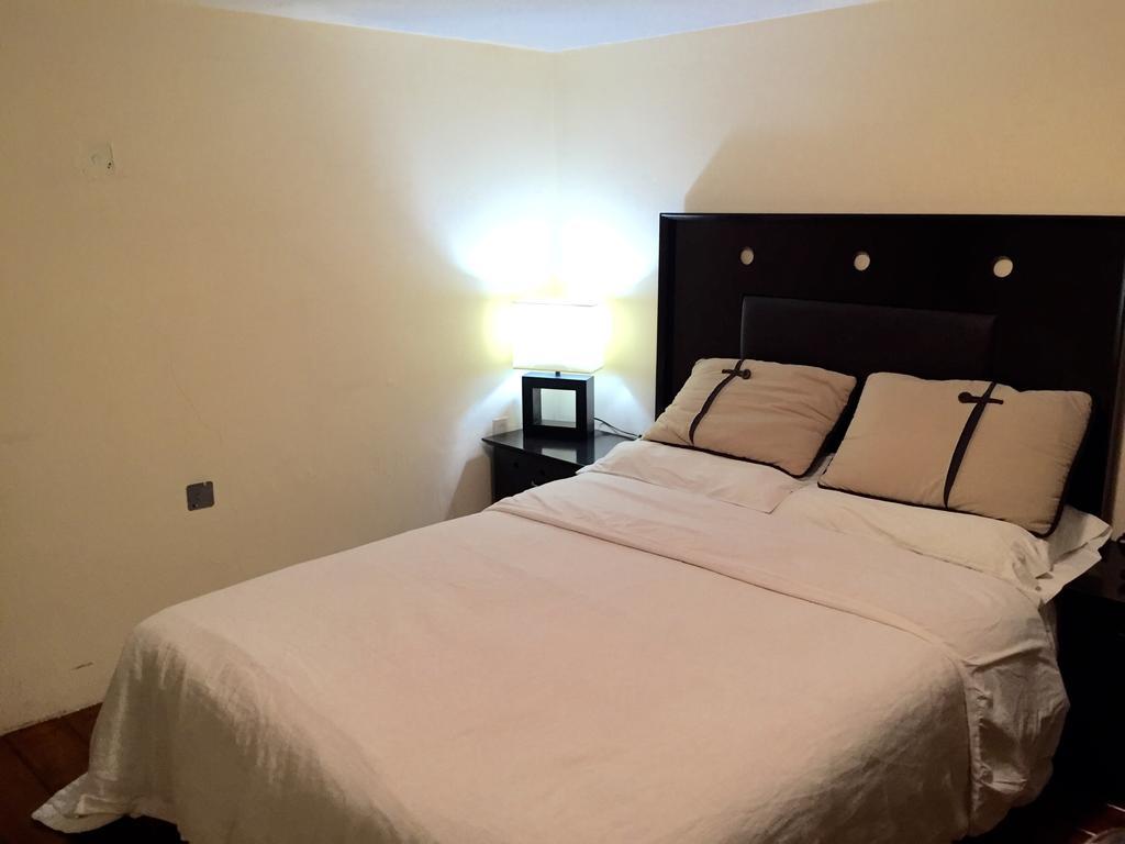 מורליה Hostal Casa Castillo חדר תמונה