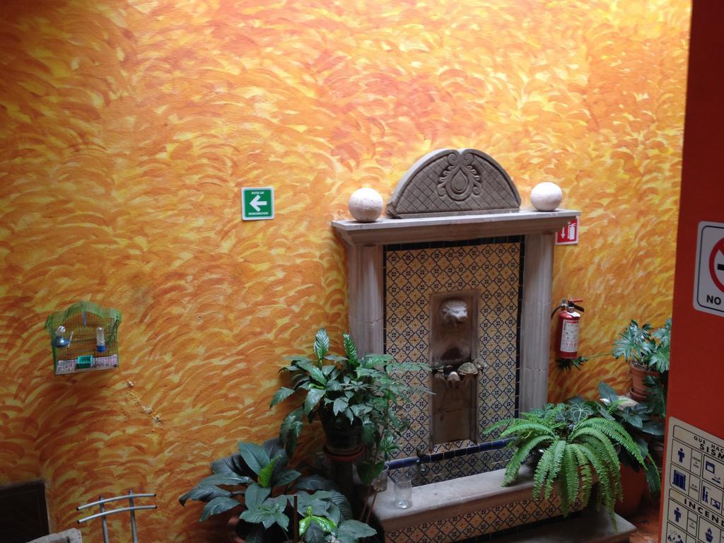 מורליה Hostal Casa Castillo מראה חיצוני תמונה