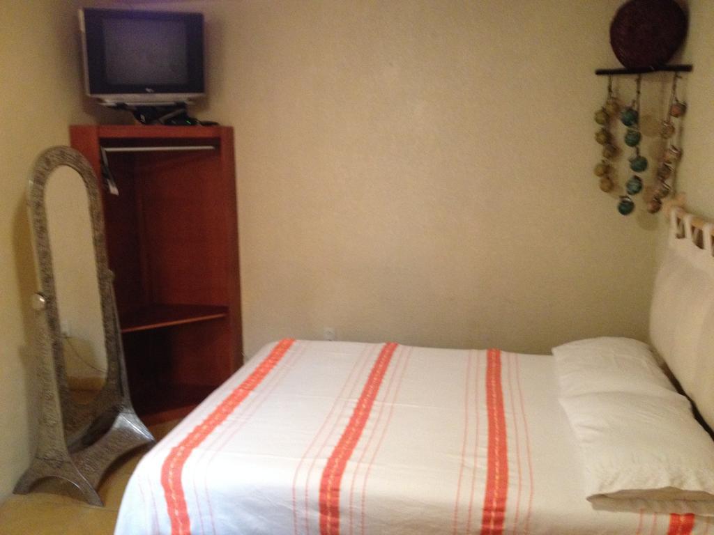 מורליה Hostal Casa Castillo מראה חיצוני תמונה