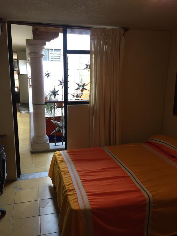מורליה Hostal Casa Castillo מראה חיצוני תמונה