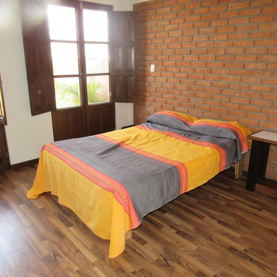 מורליה Hostal Casa Castillo מראה חיצוני תמונה