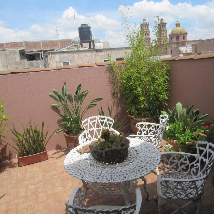 מורליה Hostal Casa Castillo מראה חיצוני תמונה