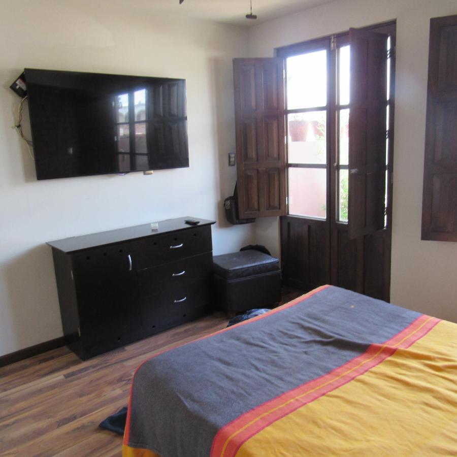 מורליה Hostal Casa Castillo מראה חיצוני תמונה